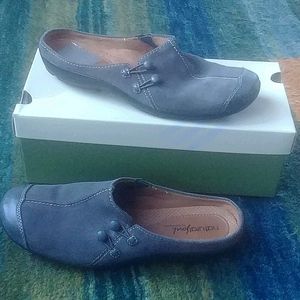 Natural soul shoes, by naturalizer. Size 7.5